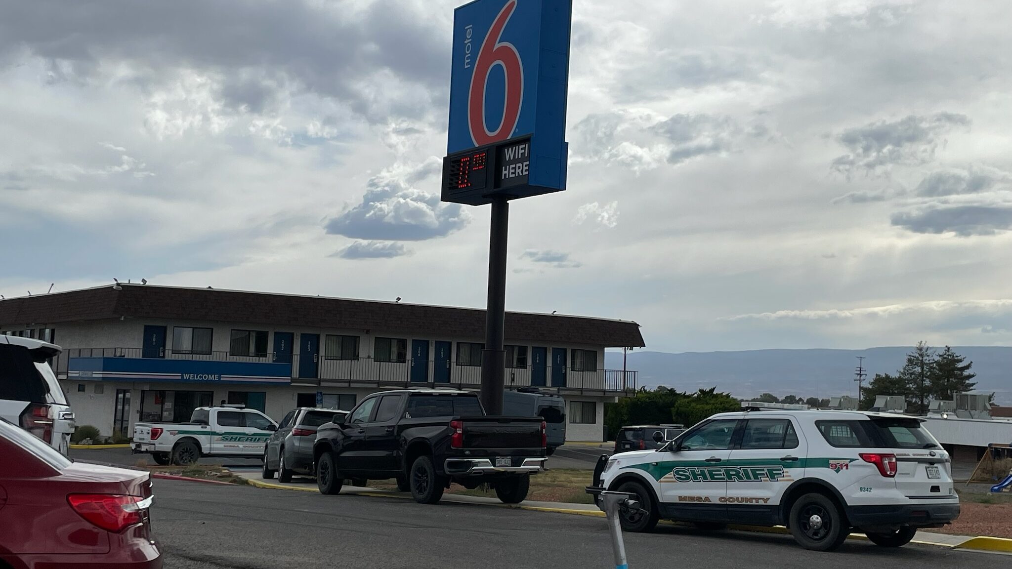 Heavy Law Enforcement Presence at Motel 6 on Horizon Drive